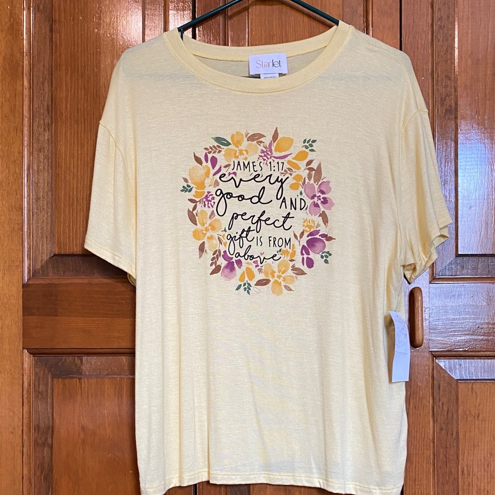 Yellow Graphic Women's Top & even though it’s XL it fits MED& LARG